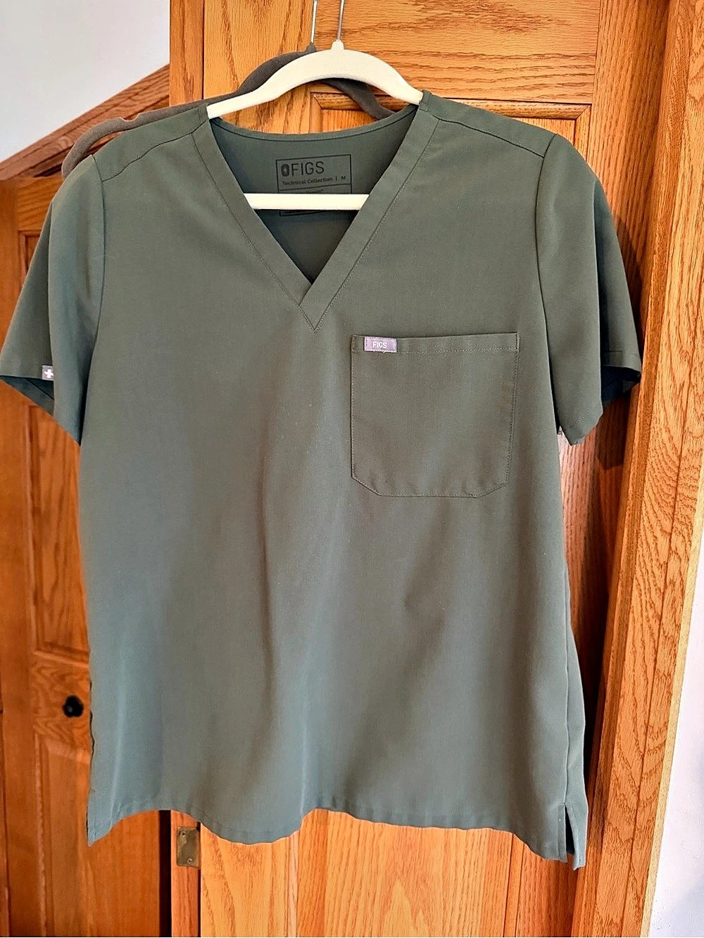 FIGS Catarina One-Pocket Scrub Top Green Medium